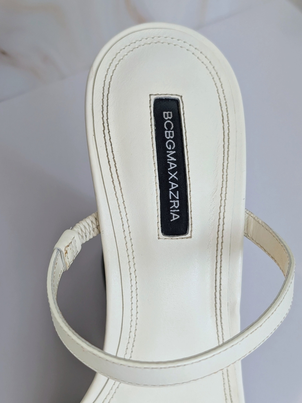 White BCBGMAXAZRIA Sculptural Wedge Sandals Size 8 - Picture 5 of 6